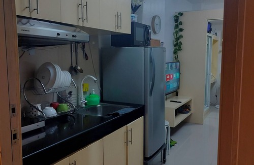 South Triangle Condo | Tum's MPlace Staycation 5th Floor Tower A
