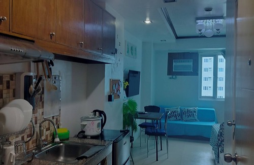 South Triangle Condo | Tum's MPlace Staycation 16th Floor Tower A