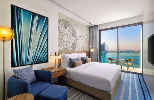 Palm Jumeirah Hotel | Tumbi Hotel Dubai The Palm, Tapestry Collection by Hilton