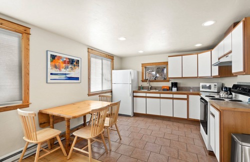 Ouray House | Tumble Inn - Cozy Retreat in the Heart of Ouray-Theater Room!