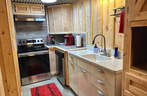 Bryson Cabin | Tumbleweed Saloon Cabin at Painted Lakes Ranch