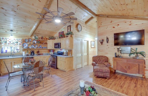 Tumbling Shoals Cabin | Tumbling Shoals Cabin w/Fire Pit: 1 Mi to Lake