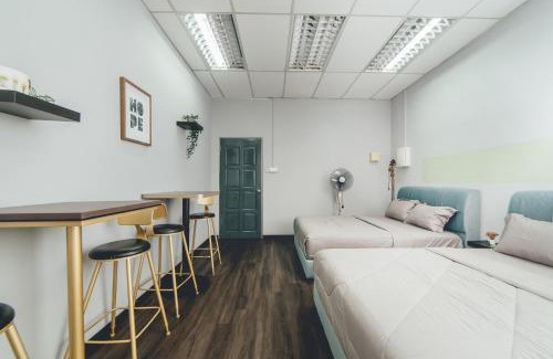 Sekudai House | Tun Aminah Shoplot 10-15pax KTV Mahjong Funhouse by Our Stay