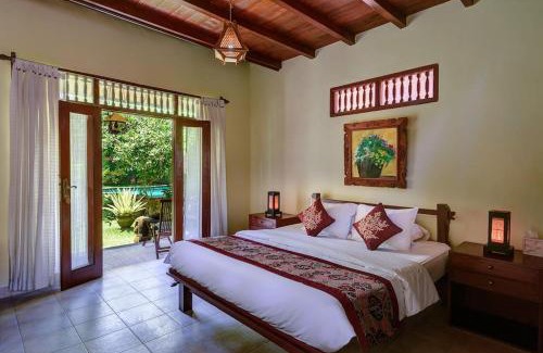 Lodtunduh Villa | Tunjung Biru 3BR Balinese House CYN