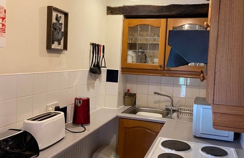 Cirencester House | Tupenny Cottage, Old Mill Farm, Cotswold Water Park