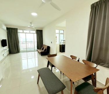 Bayan Lepas Apartment | Tur16 SPlCE 10pax 4room Private House