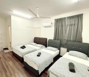 Bayan Lepas Apartment | Tur16 SPlCE 10pax 4room Private House