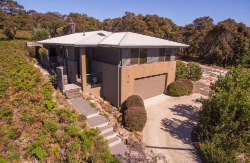Tura Beach House | Tura Beachhouse in Dolphin Cove