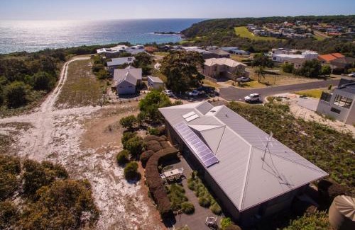 Tura Beach House | Tura Beachhouse in Dolphin Cove