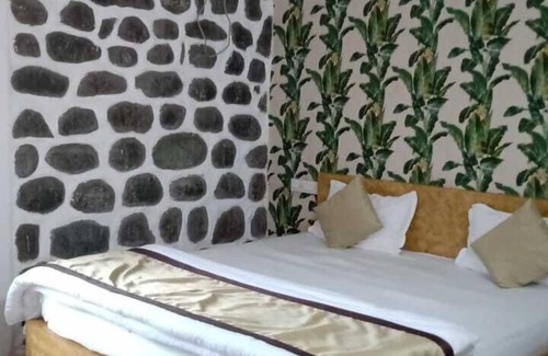 Kumai Hotel | Turibari Leisure Point