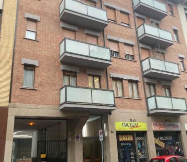 Vanchiglia Apartment | TURIN CENTER whit PRIVATE PARKING