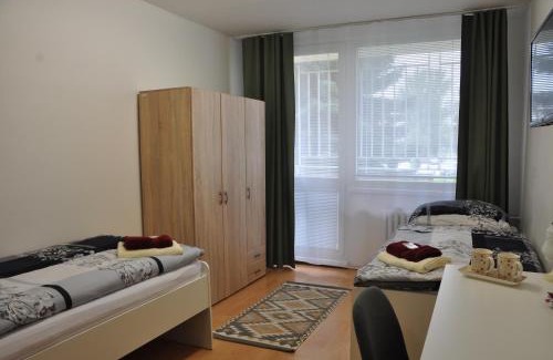 Zapad House | Turistická ubytovňa pri Spojenom školskom internáte Medická 2