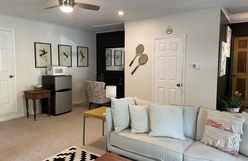 Blowing Rock House | Turkey Trot- Light & Bright Blowing Rock Guest Suite
