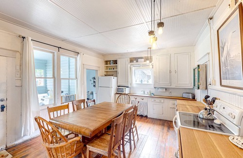 Bandon House | Turn-of-the-century home near beaches with porch, fenced yard & fireplace