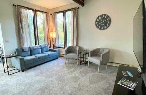 Turnagain House | Turnagain Home, with Hot Tub