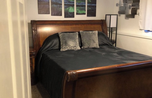 Turnagain House | Turnagain inn