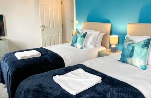 Melksham House | Turner's Court -This Amazing, 4 bedroom house in Melksham