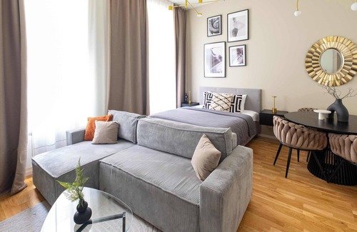 Petrska ctvrt Apartment | TurnKey | Republic Square Apartment V