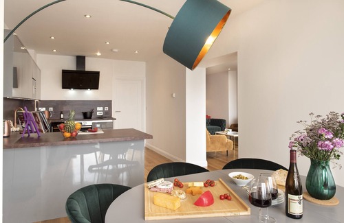 Portwrinkle Cottage | Turnstone - Beach-side House with Terrace Hot Tub & Stunning Views