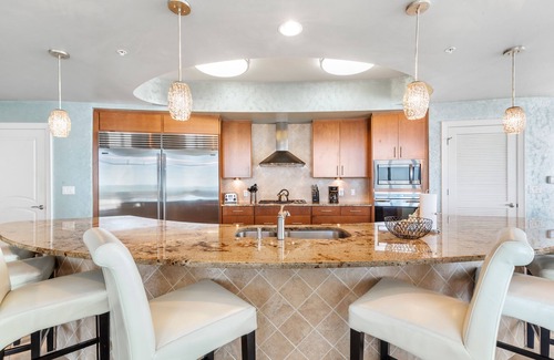Orange Beach Condo | Turquoise C1009-Beach Front with Private Hot Tub-Fabulous Amenities