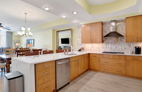 Orange Beach House | TURQUOISE Place, 3bed 3 bath. Balcony HOT TUB. Sleeps 12. AUG 2 night minimum