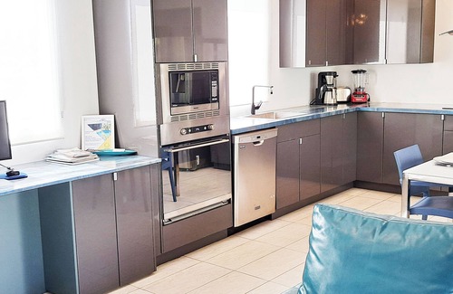 Bushiri House | Turquoise Villa 3 bedrooms/2 bathrooms 5 minutes drive to Eagle Beach