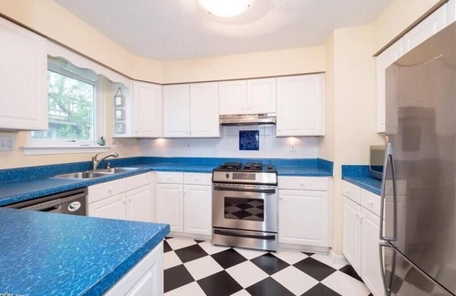 Northeast Virginia Beach House | Turtle Cove - North End VB