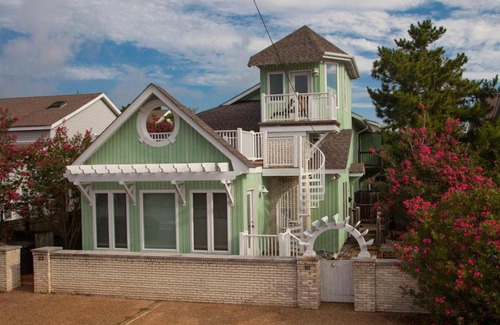 Northeast Virginia Beach House | Turtle Cove - North End VB