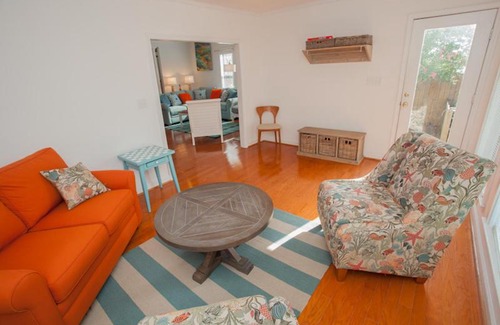 Northeast Virginia Beach House | Turtle Cove - North End VB