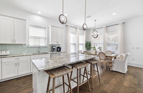 Miramar Beach House | Turtle Cove - Villas of Frangista, Private Pool, Golf Cart!