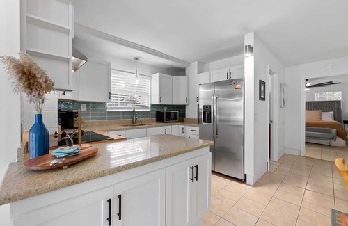 Vilano Beach Apartment | Turtle Hideaway- Walk to Beach & Pier!