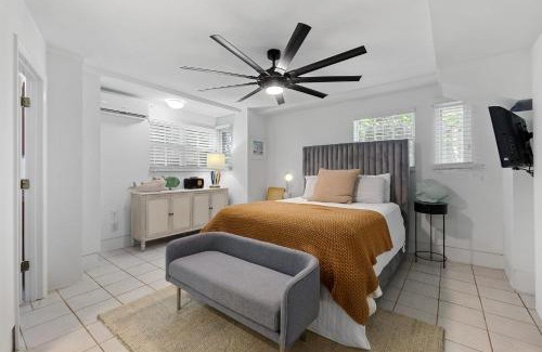Vilano Beach Apartment | Turtle Hideaway- Walk to Beach & Pier