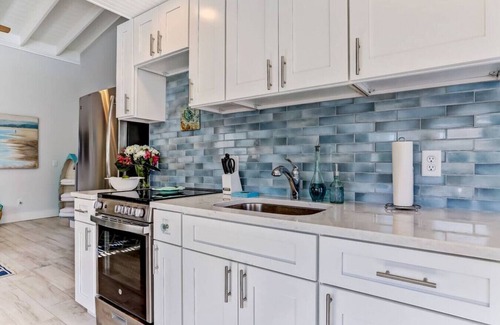 Fernandina Beach Apartment | Turtle Loft | Charming Oceanfront Loft | Multiple Decks | Private Beach Access