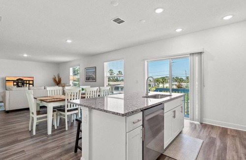 Ocean View Halifax Estates House | Turtle Paradisena | Spacious Home Just One Block From the Beach!