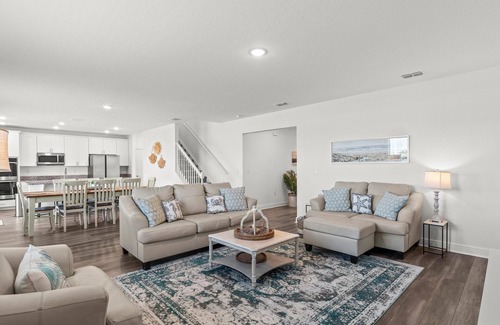 Ocean View Halifax Estates House | Turtle Paradisena | Spacious Home Just One Block From the Beach!