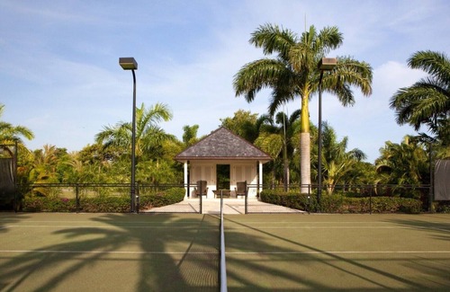 Long Island House | Turtle Reef - Beach Front