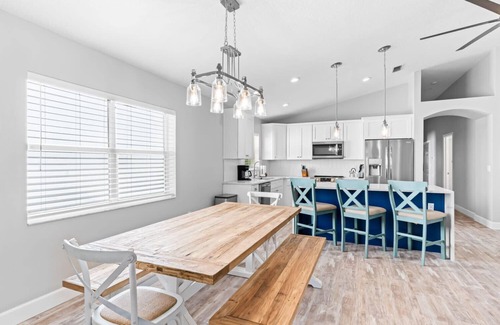 Indian Rocks Beach House | Turtle's Nest-Golf Cart-Steps to Beach