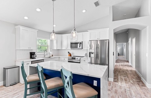 Indian Rocks Beach House | Turtle's Nest-Golf Cart-Steps to Beach