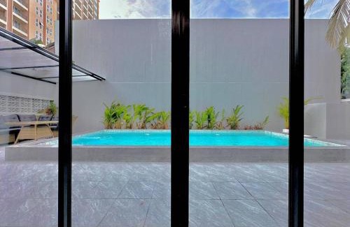 Central Pattaya Villa | Turtles Cove 4 Bedroom Pvt Pool Villa in Pattaya City Center - Bonkot