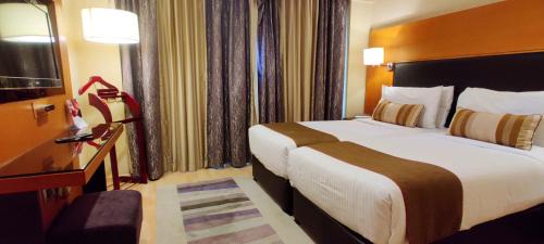 Perungudi Hotel | Turyaa Chennai - OMR IT Expressway