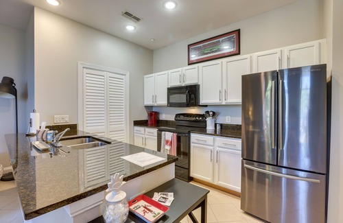 Tuscaloosa Condo | Tuscaloosa Condo: Steps to Bryant-Denny Stadium!