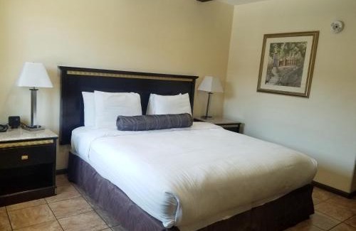 Pico-Union Hotel | Tuscan Garden Inn