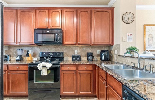 Davenport Condo | Tuscan Paradise At Bella Piazza