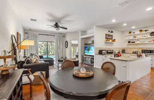 Four Corners House | Tuscan Style Villa/Near Disney