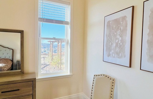 Creston Villa | Tuscan-style Villa, Vineyard, Spa, Game room, Bocce, 20 min from Paso Robles