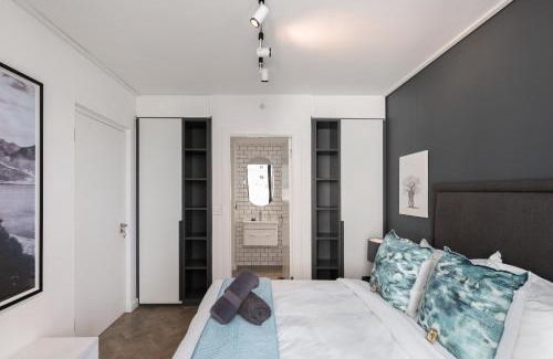 Cape Town City Centre Apartment | TUYNHUYS City Centre Iconic View of Table Mountain