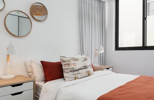 Cape Town City Centre Apartment | TUYNHUYS City Centre Iconic View of Table Mountain
