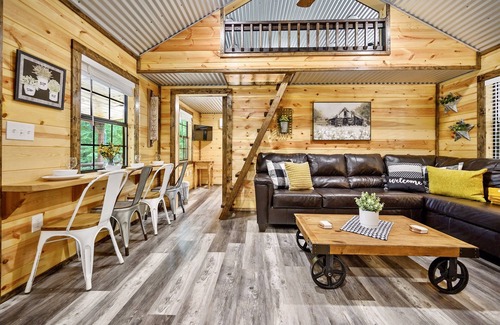 Broken Bow Cabin | TV by Hot Tub, Slides/Swings, Near Everything!