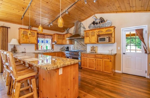 Twain Harte House | Twain Harte Rustic Cabin Rental
