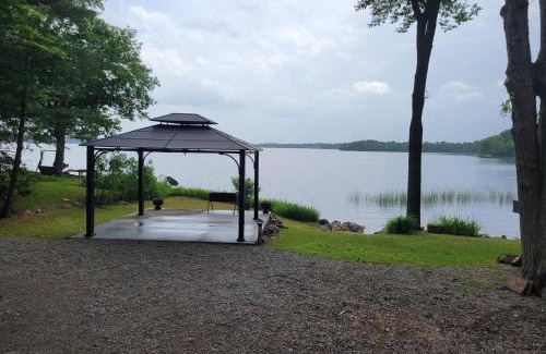 Tweed House | Tweed Lakeview Haven